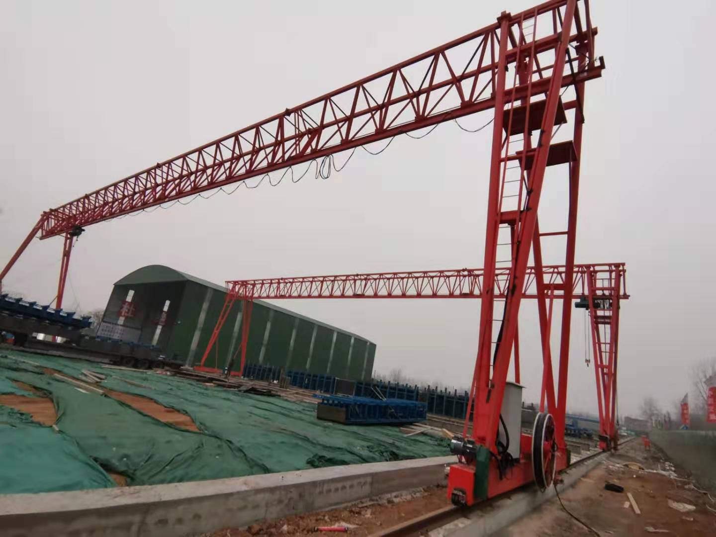 中國(guó)交建基礎(chǔ)建設(shè)集團(tuán)，310國(guó)道改擴(kuò)建洛陽(yáng)新安段，ME90+90/10t-43m-9m一臺(tái)，MH10t-43m-9m-2臺(tái)，MH5t-22m-9m-1臺(tái)