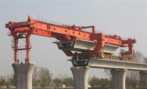 架橋機是種龐大而復(fù)雜的設(shè)備，具有許多工序日常維護很重要