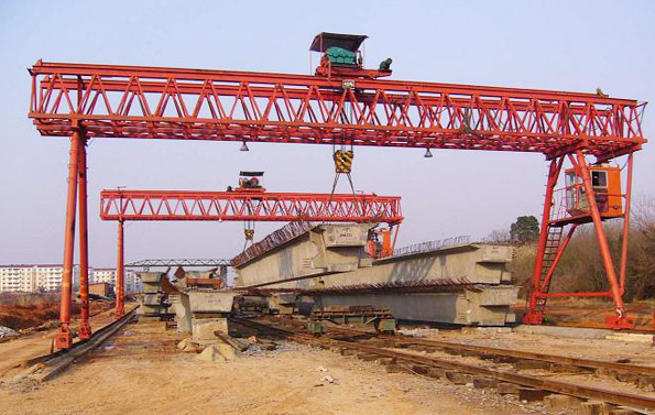 龍門吊減速機(jī)傳動齒輪轉(zhuǎn)動無效是什么原因？二手龍門吊齒輪油該如何保持適合黏度？