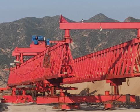 GYLQ200T-40M自平衡過跨架橋機在使用時有哪些優(yōu)點呢？